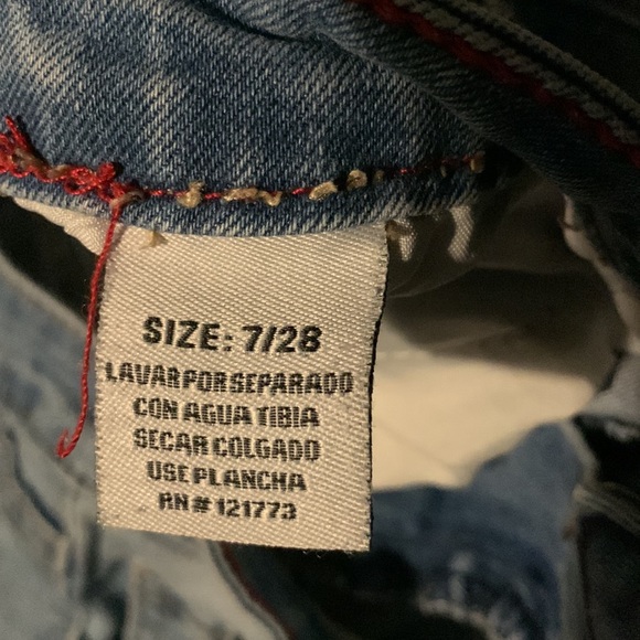 Light wash distressed jeans - Picture 4 of 4